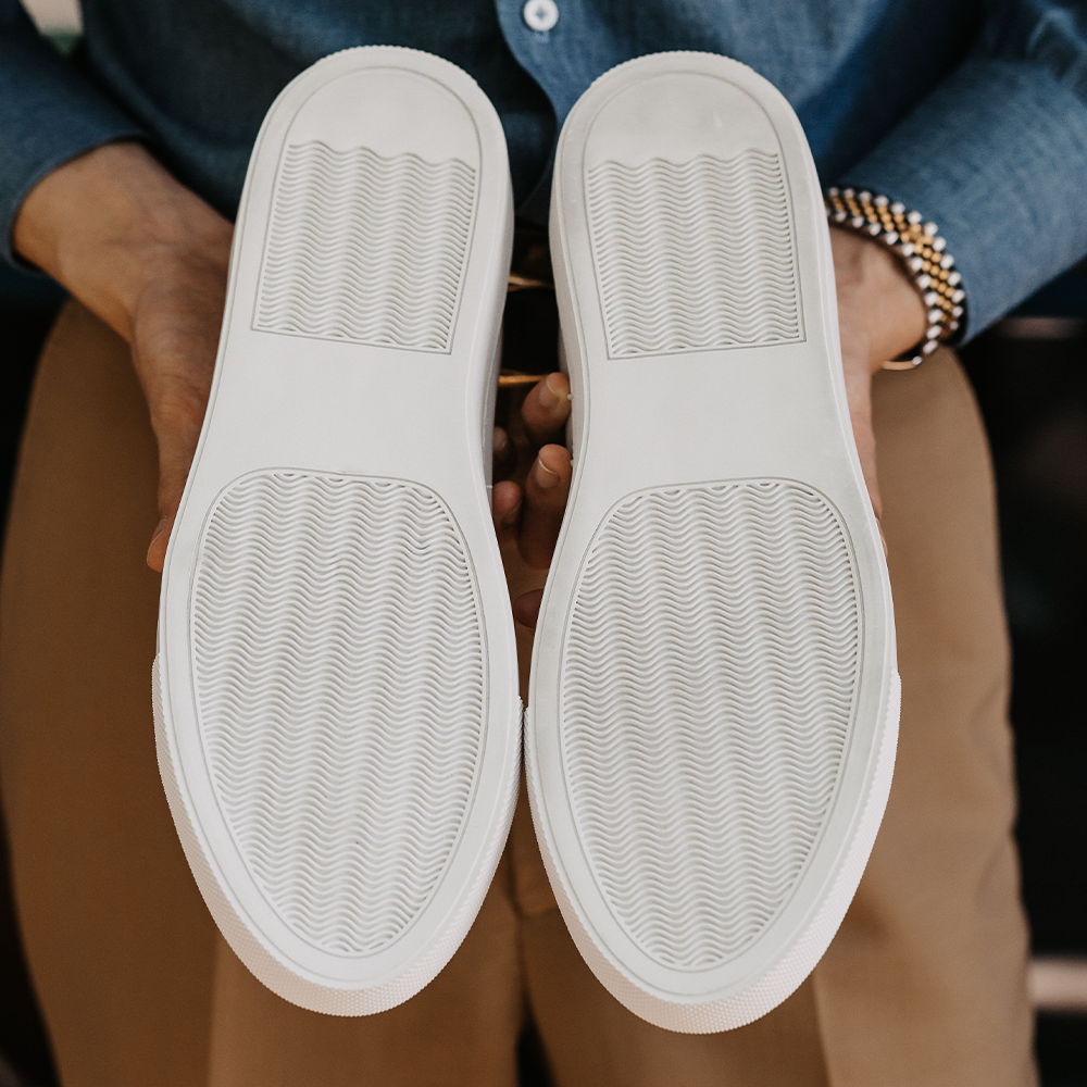 Ultralight White Sneakers OLCJ02